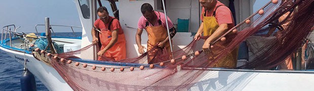 «Noi piccoli pescatori artigianali stiamo morendo»