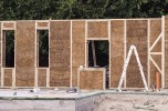 La paglia batte il mattone