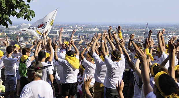 11.507 abbracci per una città da record Ardiani