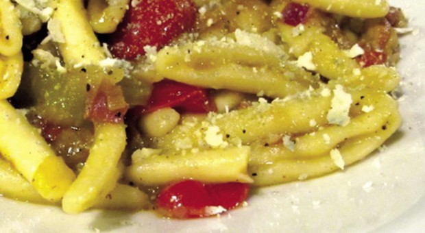 Pasta con fichi e peperoni