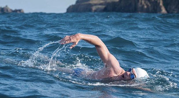 Un 48enne a nuoto per 560 km. Ph Kelvin Trautman