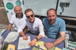 Firmato l’accordo "OriginalBruna". Cibo, comunità e territorio La firma dell’accordo: Massimo Tomasoni, Giacomo Ardemagni, Matteo Rossi