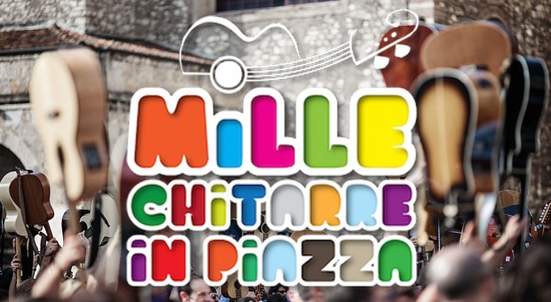 Mille chitarre in Piazza